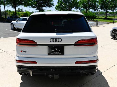Used 2025 Audi SQ7 Premium Plus AWD/4WD image 6