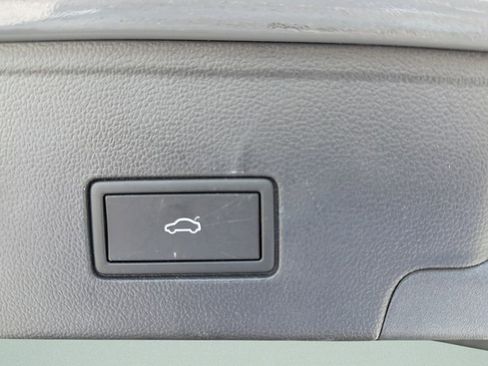 Used 2024 Volkswagen Atlas Cross Sport SEL image 25