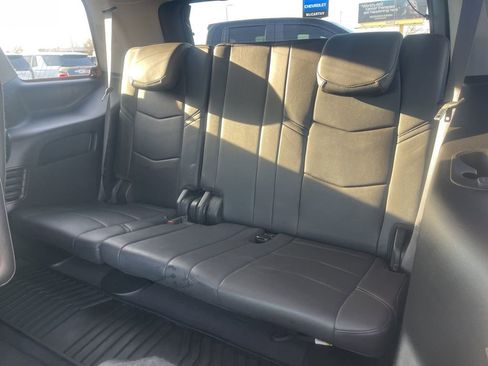 Used 2019 Cadillac Escalade Premium Luxury image 14