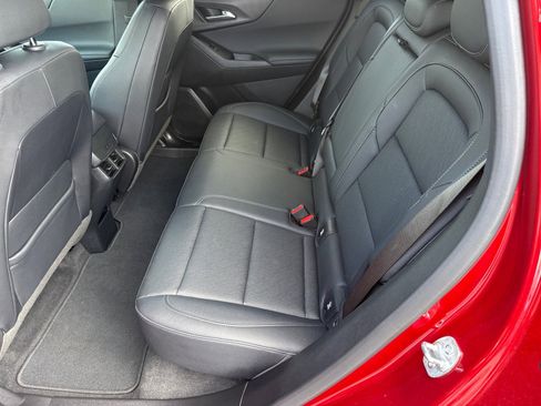 Used 2025 Chevrolet Equinox LT w/ Convenience Package II image 11