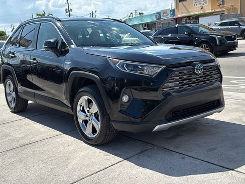 Used 2019 Toyota RAV4 Limited AWD/4WD image 17