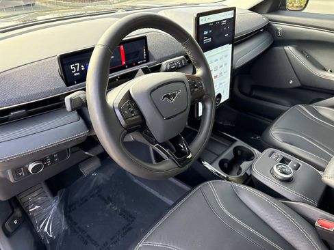 Used 2021 Ford Mustang Mach-E Premium image 31