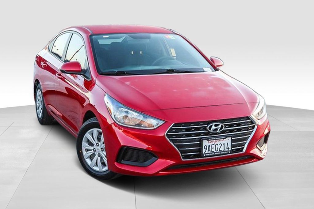 Used 2022 Hyundai Accent FWD image 2