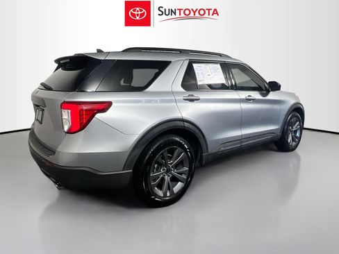 Used 2022 Ford Explorer XLT w/ Equipment Group 202A RWD image 4