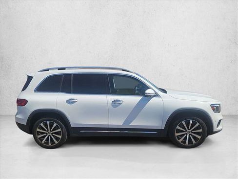 Used 2022 Mercedes-Benz GLB 250 4MATIC image 5