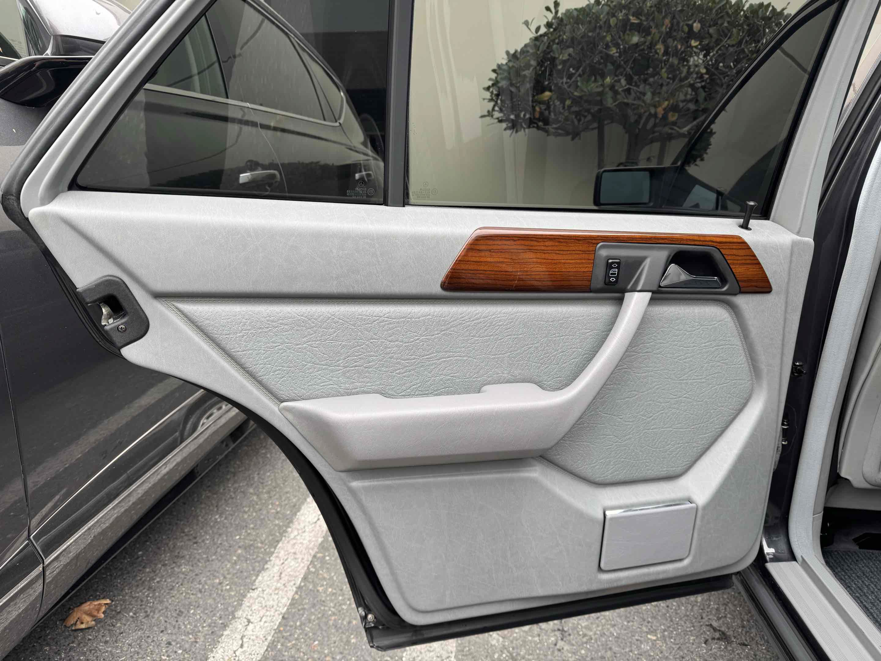Used 1987 Mercedes-Benz 300 D Turbo image 87