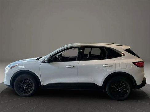 Used 2022 Ford Escape SE AWD/4WD image 2