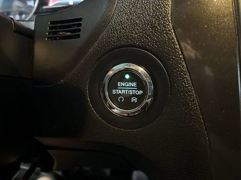 Used 2016 Ford Explorer XLT w/ Equipment Group 202A FWD image 17