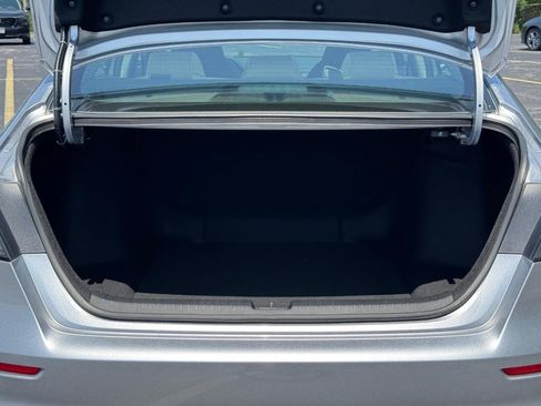 Certified 2025 Honda Accord LX image 5