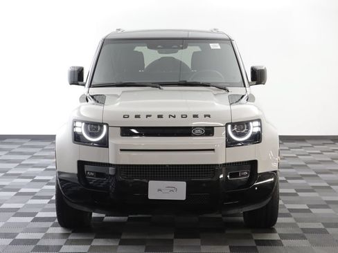 Certified 2026 Land Rover Defender 110 X-Dynamic SE AWD/4WD image 23