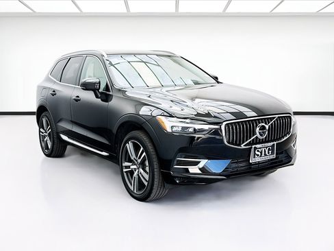 Used 2021 Volvo XC60 T8 Inscription Expression w/ Advanced Package AWD/4WD image 3