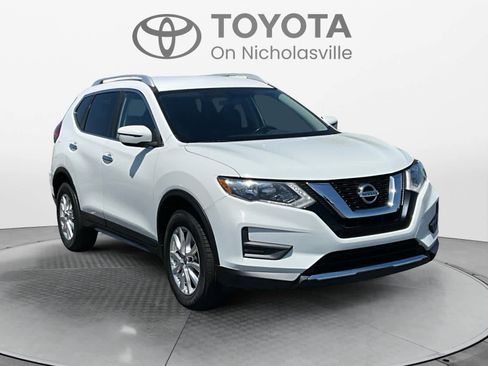 Used 2017 Nissan Rogue SV AWD/4WD image 8