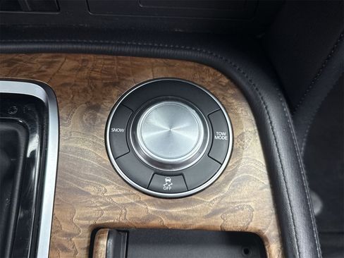 Used 2021 Nissan Armada SL w/ Captain's Chairs Package image 33