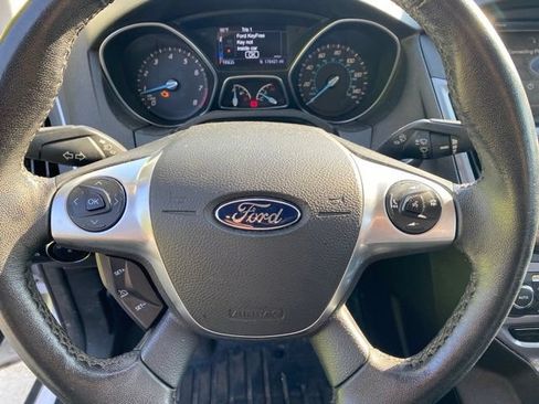Used 2014 Ford Focus Titanium FWD image 18