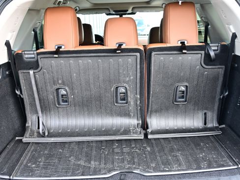Certified 2025 Nissan Pathfinder Platinum w/ Black Appearance Package AWD/4WD image 13