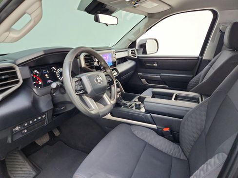 Used 2022 Toyota Tundra SR5 w/ SR5 Convenience Package AWD/4WD image 16