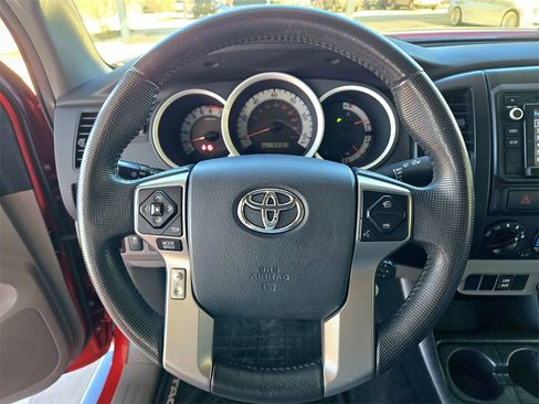 Used 2014 Toyota Tacoma PreRunner image 12