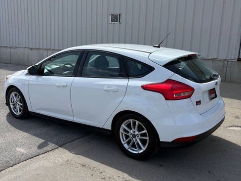 Used 2015 Ford Focus SE w/ SE Cold Weather Package FWD image 5