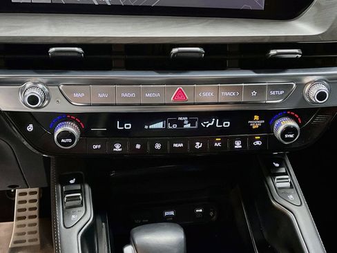 Used 2023 Kia Telluride SX Prestige X-Pro AWD/4WD image 16