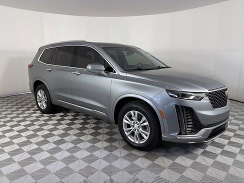 Used 2023 Cadillac XT6 Luxury image 1