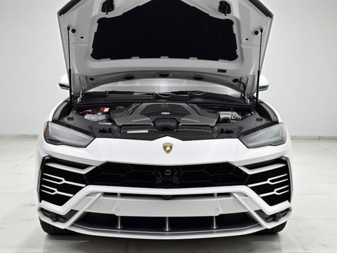 Used 2021 Lamborghini Urus image 16