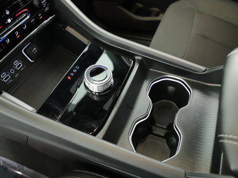 Used 2025 Jeep Grand Cherokee L Laredo w/ Luxury Tech Group I image 15