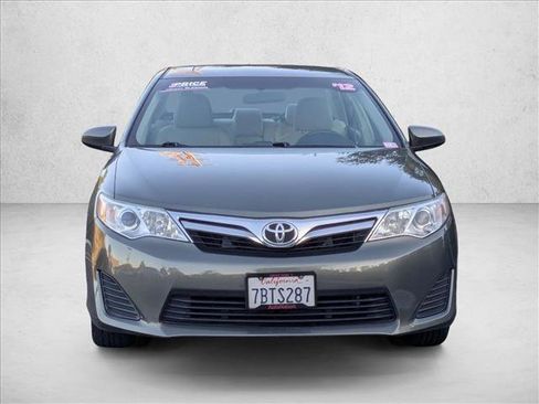 Used 2012 Toyota Camry LE image 2