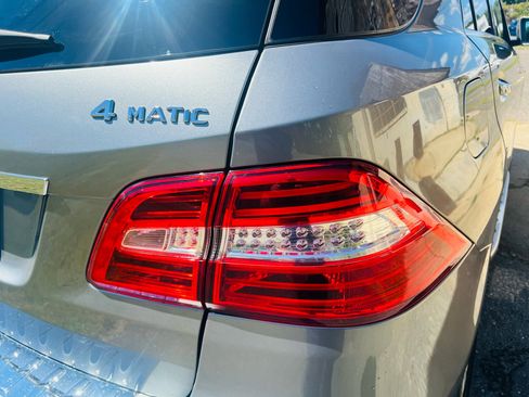 Used 2015 Mercedes-Benz ML 350 4MATIC 4dr ML 350 w/ Premium 1 Package image 17