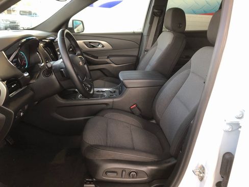 Used 2023 Chevrolet Traverse LT image 19