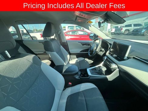 Used 2024 Toyota RAV4 XLE FWD image 3