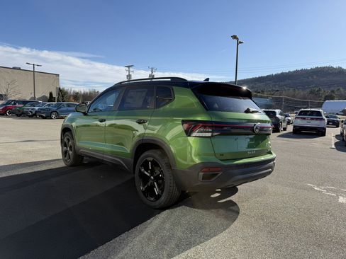 New 2026 Volkswagen Taos SE AWD/4WD image 5