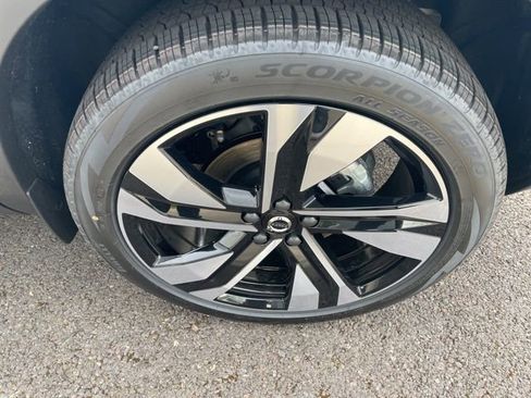 Used 2026 Volvo XC40 B5 Ultra w/ Climate Package image 19
