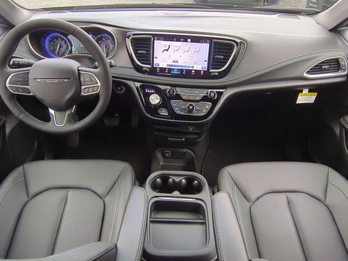 New 2027 Chrysler Pacifica Select FWD image 15