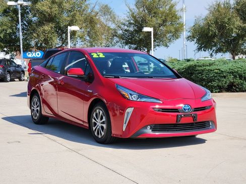 Certified 2022 Toyota Prius XLE AWD/4WD image 3