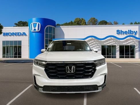 New 2025 Honda Pilot TrailSport image 3