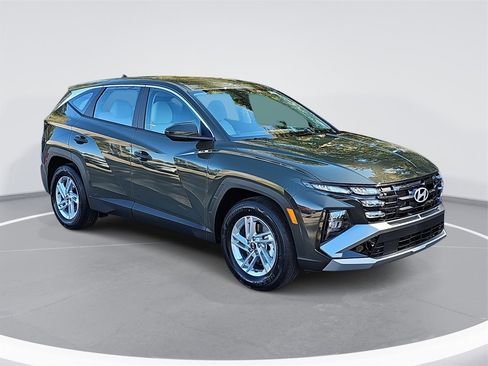 New 2026 Hyundai Tucson SE image 3