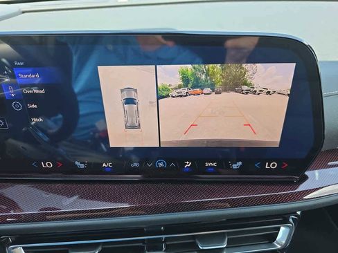 New 2026 Chevrolet Traverse Z71 w/ Driver Confidence Package AWD/4WD image 23