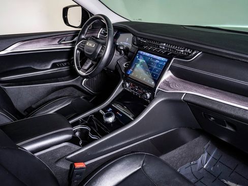 Used 2022 Jeep Grand Cherokee Limited image 14