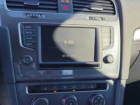 Used 2017 Volkswagen Golf Alltrack S image 27