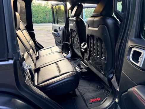 Used 2020 Jeep Wrangler Unlimited Rubicon w/ Dual Top Group AWD/4WD image 13