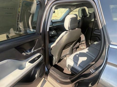 Used 2020 Lincoln Corsair AWD w/ Premium Package image 24