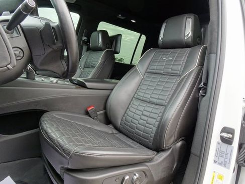 Used 2024 Cadillac Escalade ESV Sport Platinum w/ LPO, ONYX Package image 11