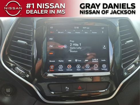 Used 2020 Jeep Cherokee Limited FWD image 17