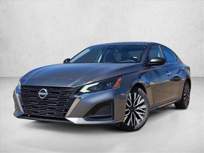 Used 2024 Nissan Altima 2.5 SV