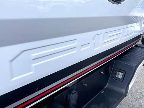 Used 2018 Ford F150 Lariat w/ Equipment Group 502A Luxury AWD/4WD image 10