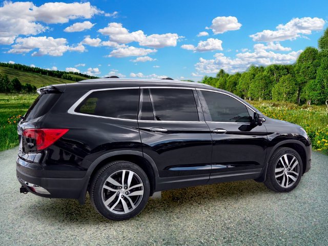 Used 2017 Honda Pilot Touring image 6