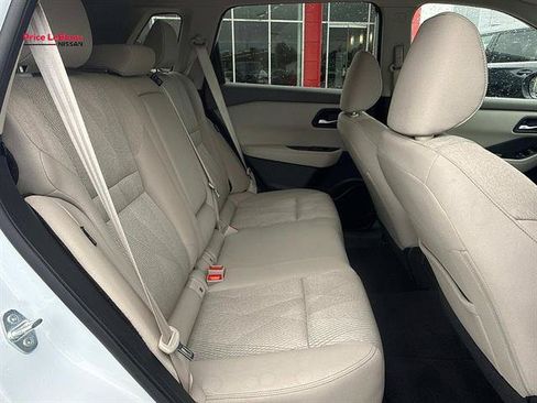 Used 2025 Nissan Rogue SV FWD image 9
