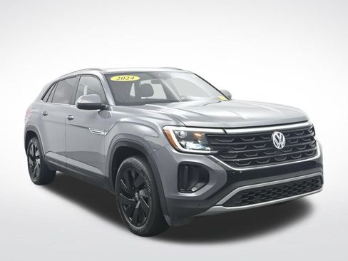Used 2024 Volkswagen Atlas Cross Sport SE w/ Panoramic Sunroof Package AWD/4WD image 3
