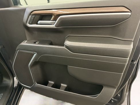 Used 2023 Chevrolet Silverado 1500 LT image 33