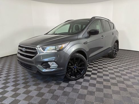 Used 2018 Ford Escape SE w/ SE SYNC Package FWD image 20